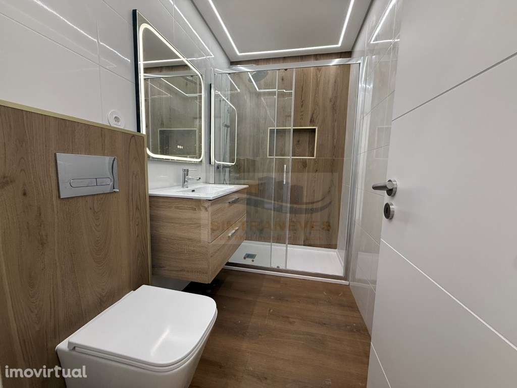T2 Remodelado com Duas Varandas Amadora 289.000€ - Grande imagem: 4/20
