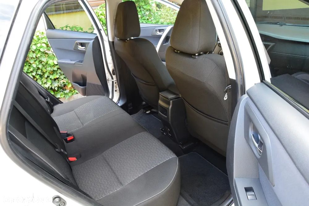 Toyota Auris 1.6 Premium Comfort - 21