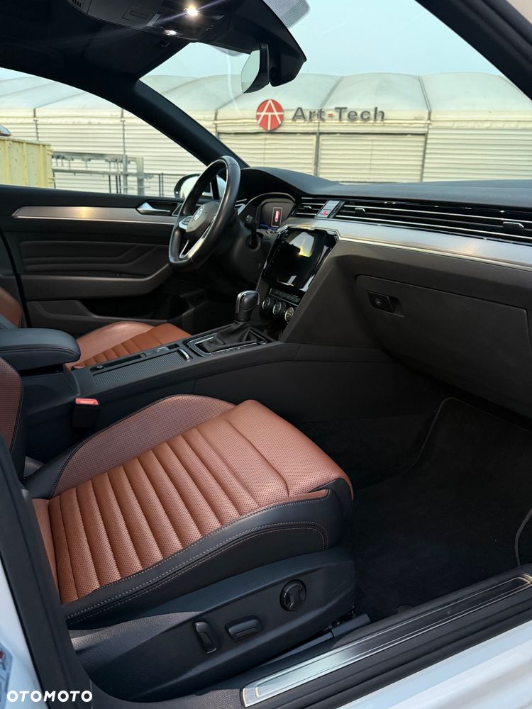 Volkswagen Passat Variant 2.0 TDI SCR DSG Elegance - 21