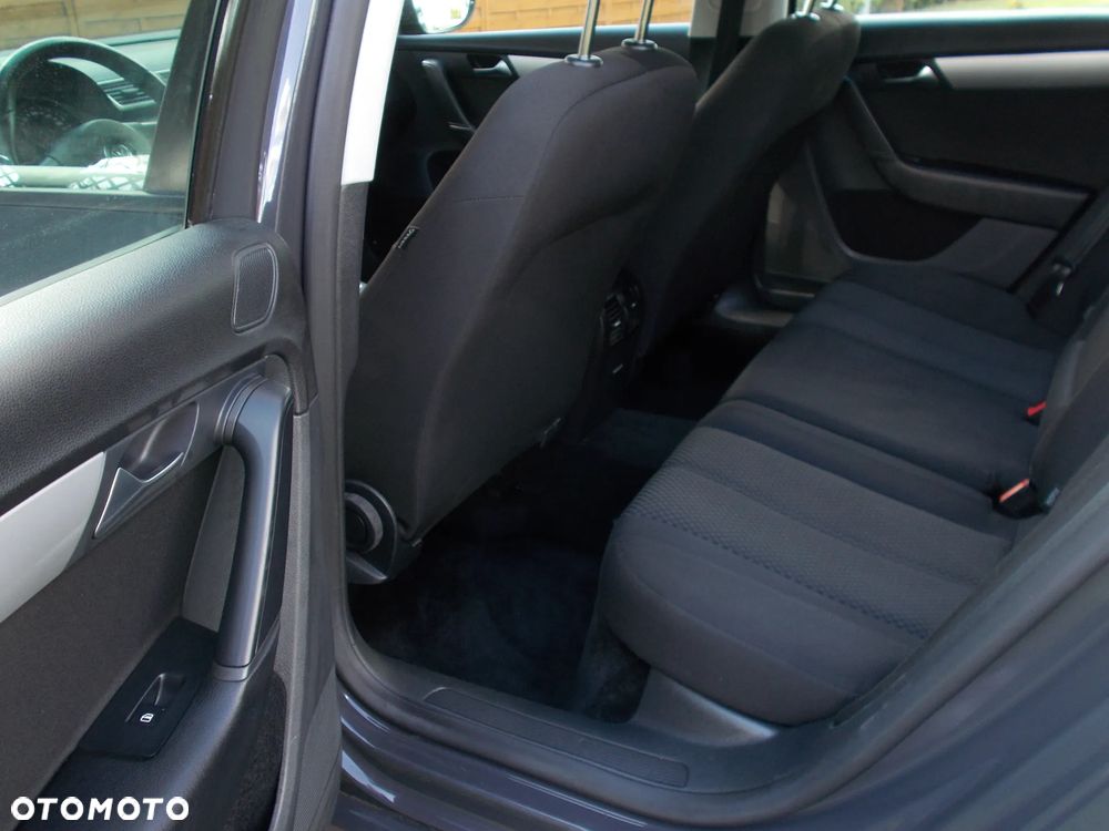 Volkswagen Passat 2.0 TDI Highline - 9
