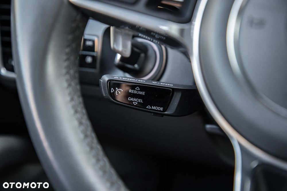 Porsche Cayenne Platinum Edition - 15