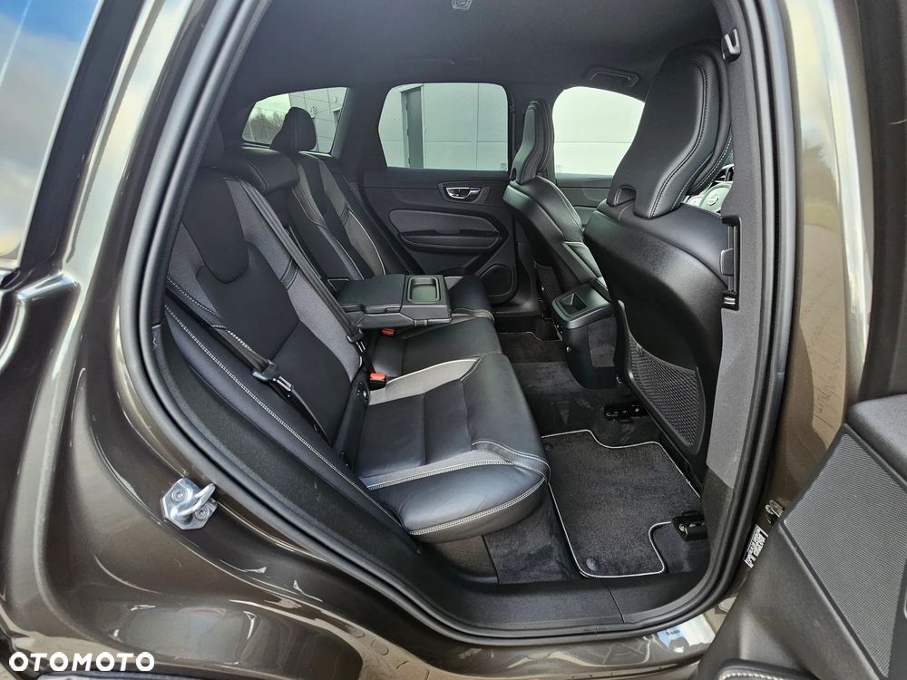 Volvo XC 60 D4 Geartronic RDesign - 24