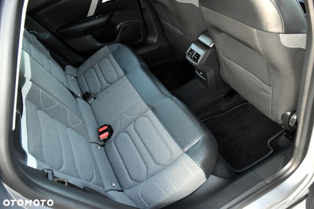 Citroën C4 BlueHDi 130 Stop&Start EAT8 FEEL PACK - 29