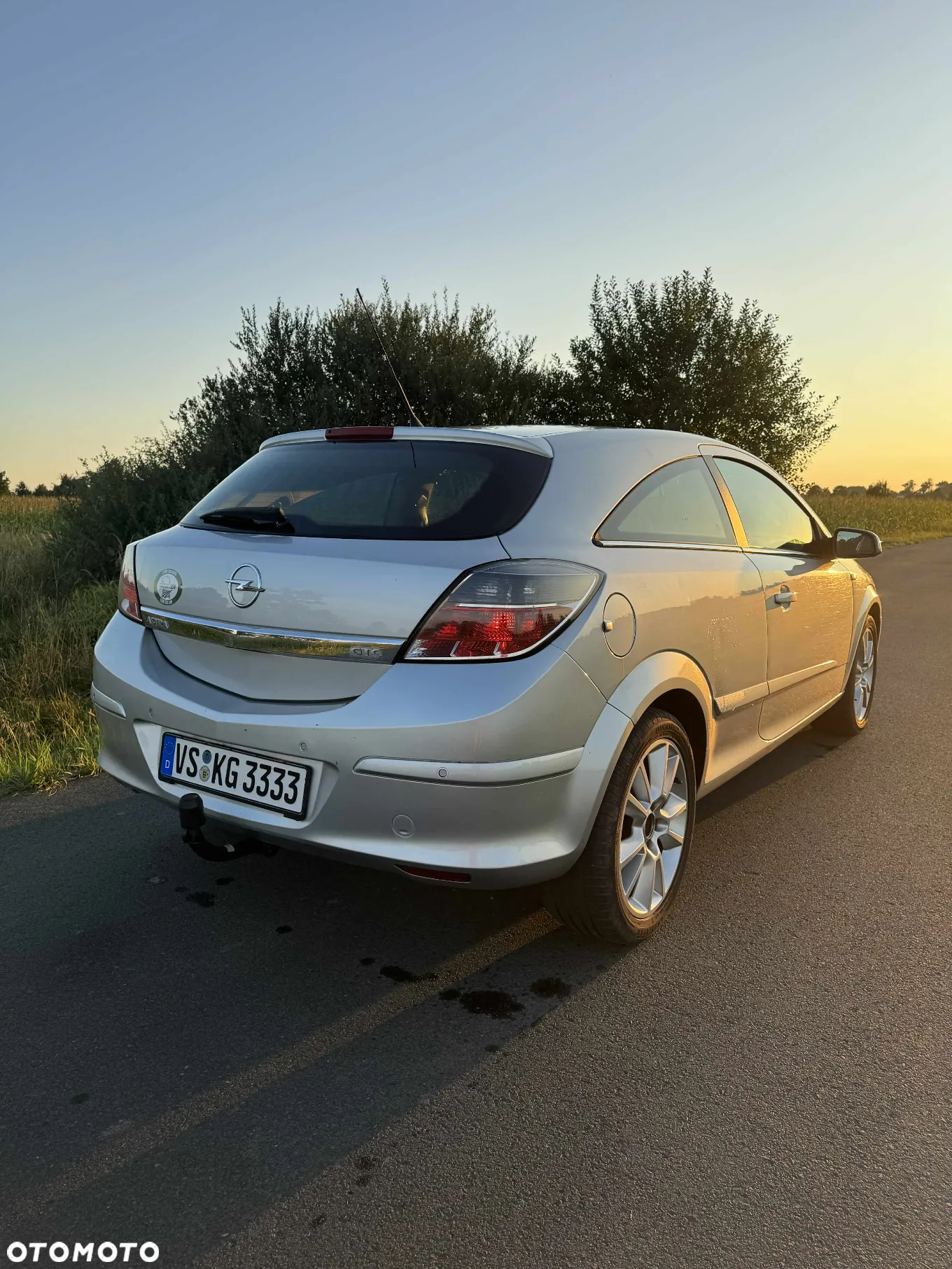 Opel Astra GTC 1.8 Cosmo - 2