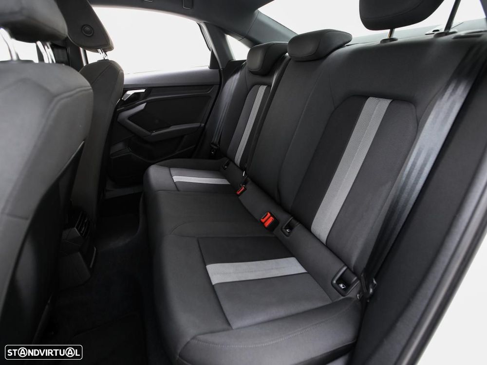 Audi A3 Limousine 30 TDI - 12