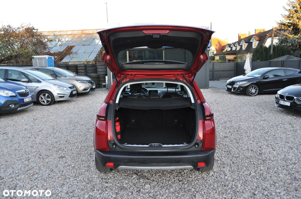 Peugeot 2008 1.2 Pure Tech Allure S&S - 19