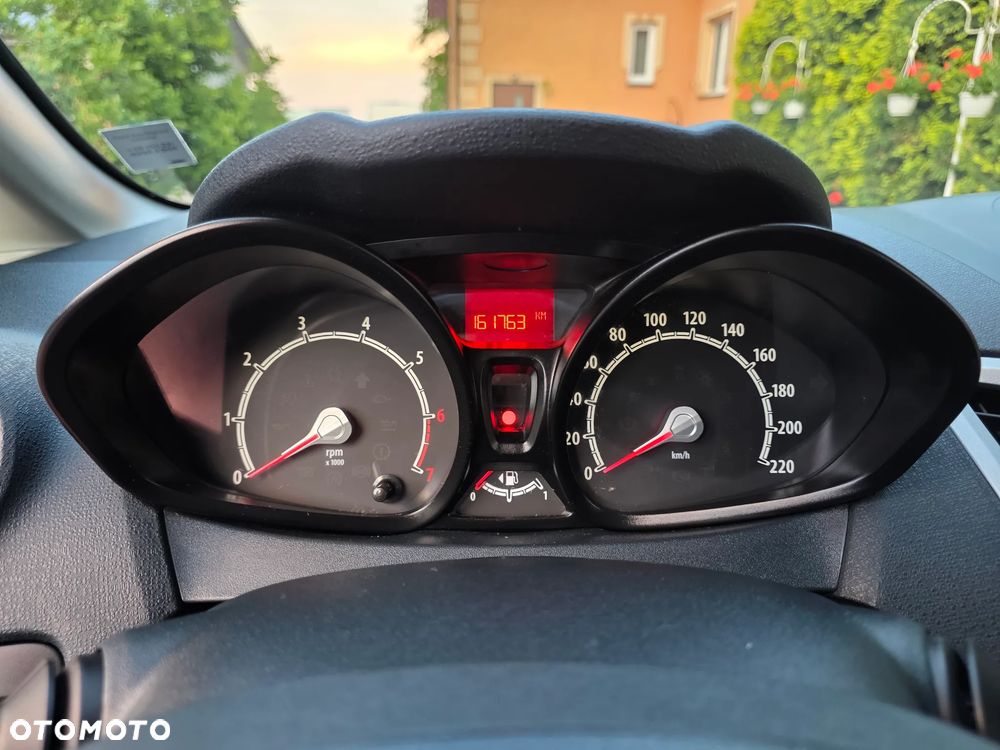 Ford Fiesta 1.4 Champions Edition - 30