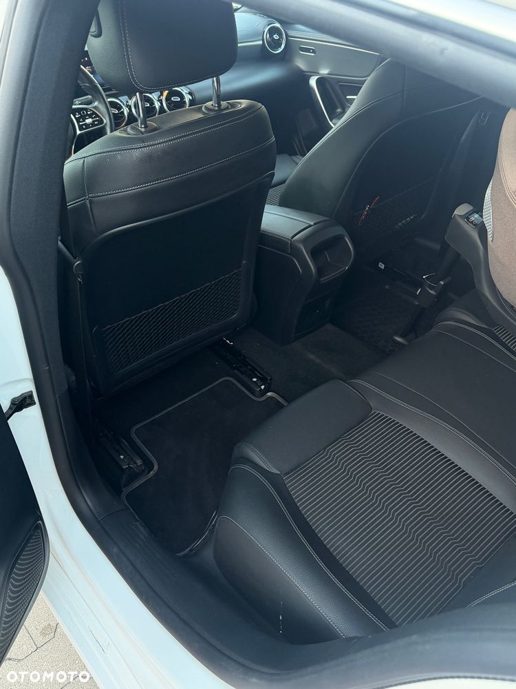Mercedes-Benz CLA 200 d 4-Matic 8G-DCT - 8