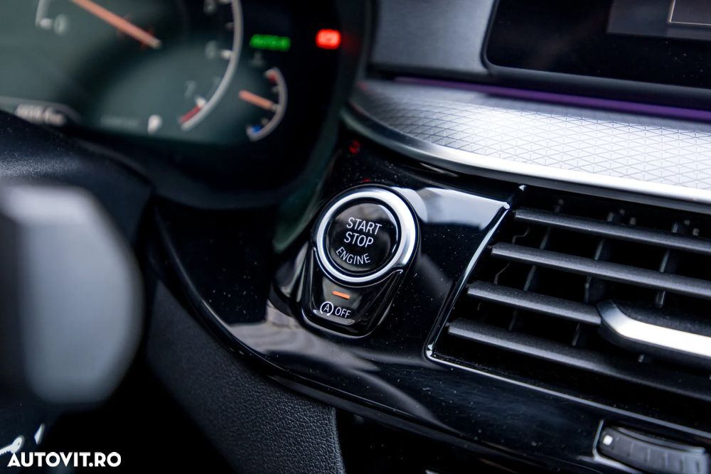 BMW Seria 5 520i AT - 32