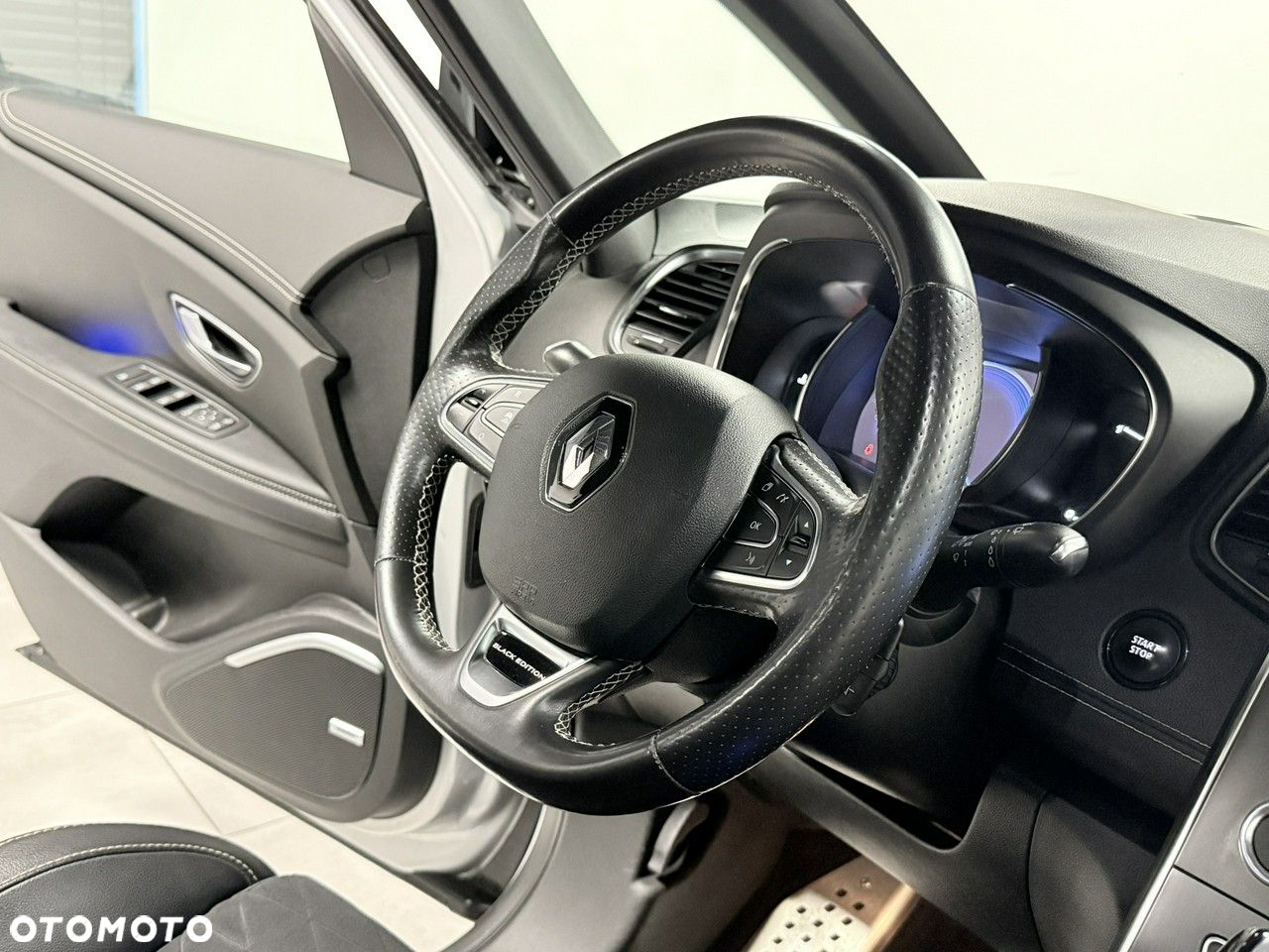 Renault Scenic - 24