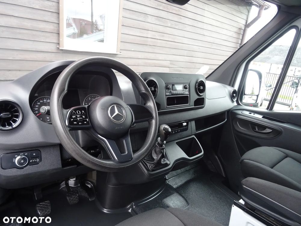 Mercedes-Benz SPRINTER - 14
