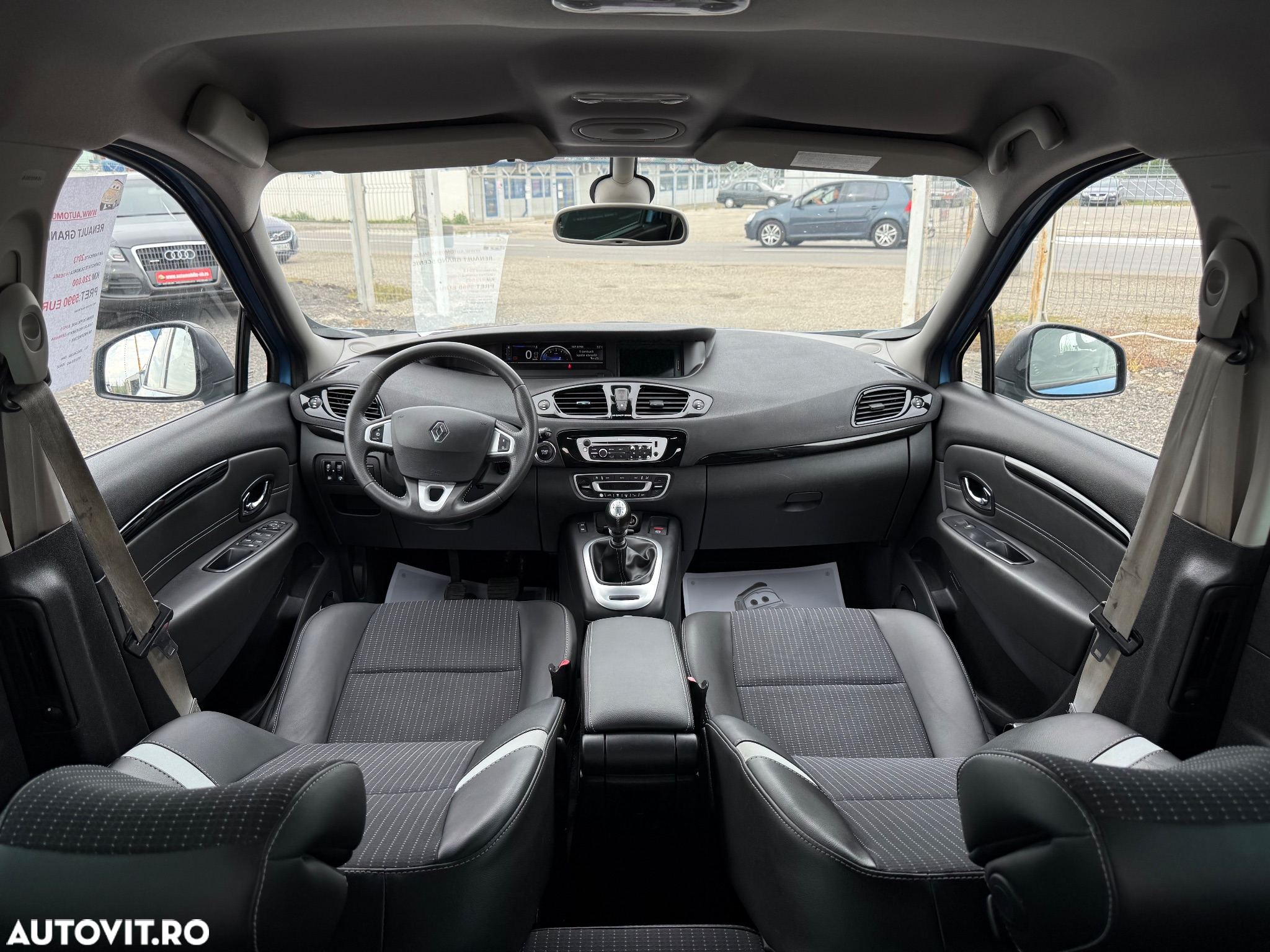 Renault Grand Scenic ENERGY dCi 130 Start & Stop Bose Edition - 8