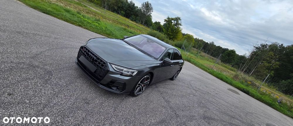 Audi S8 - 1