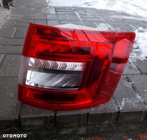 SKODA OCTAVIA III 3 13+ PRAWA TYLNA LAMPA KOMBI 1x LED DIODA ORYGINAŁ - 1