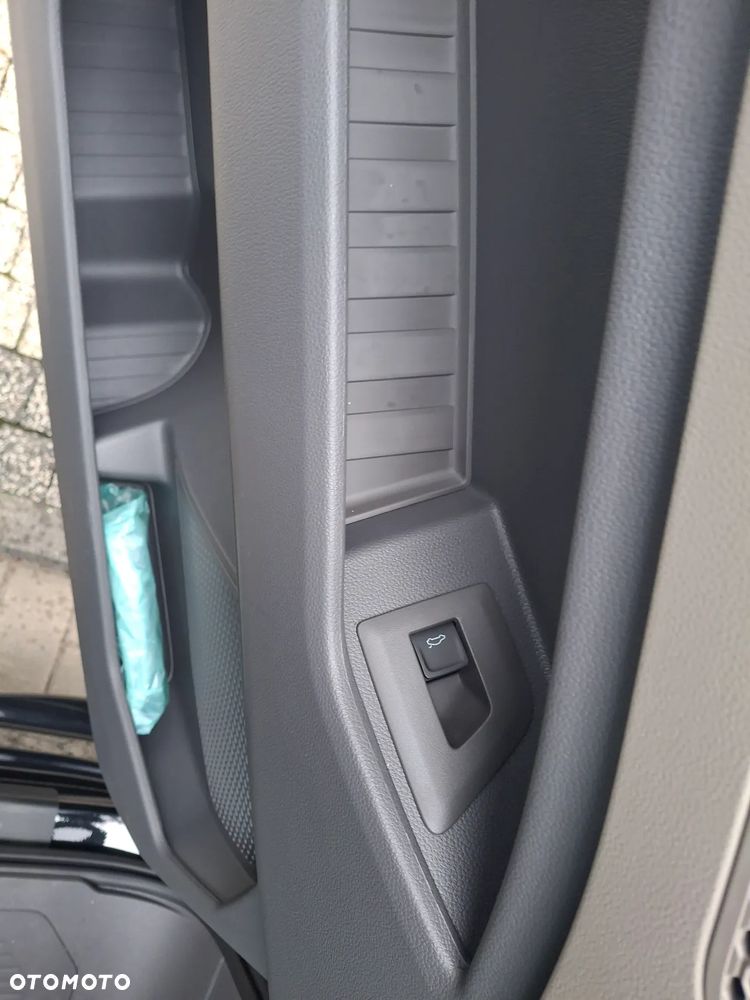 Volkswagen Multivan 2.0 TDI L2 Style DSG - 12
