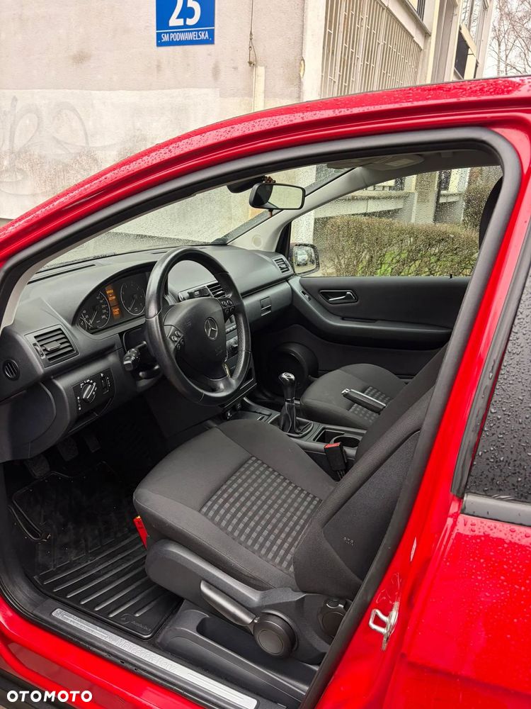 Mercedes-Benz Klasa A 160 BlueEFFICIENCY - 9