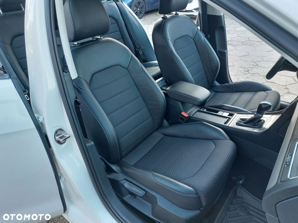Volkswagen Golf - 17