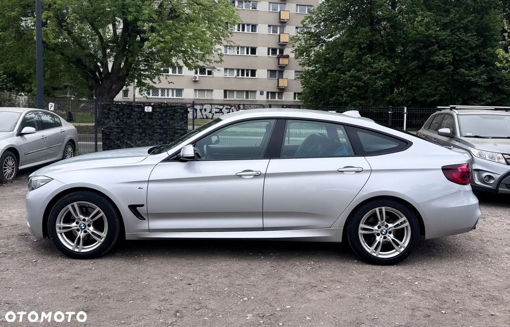 BMW 3GT 330i xDrive M Sport - 12
