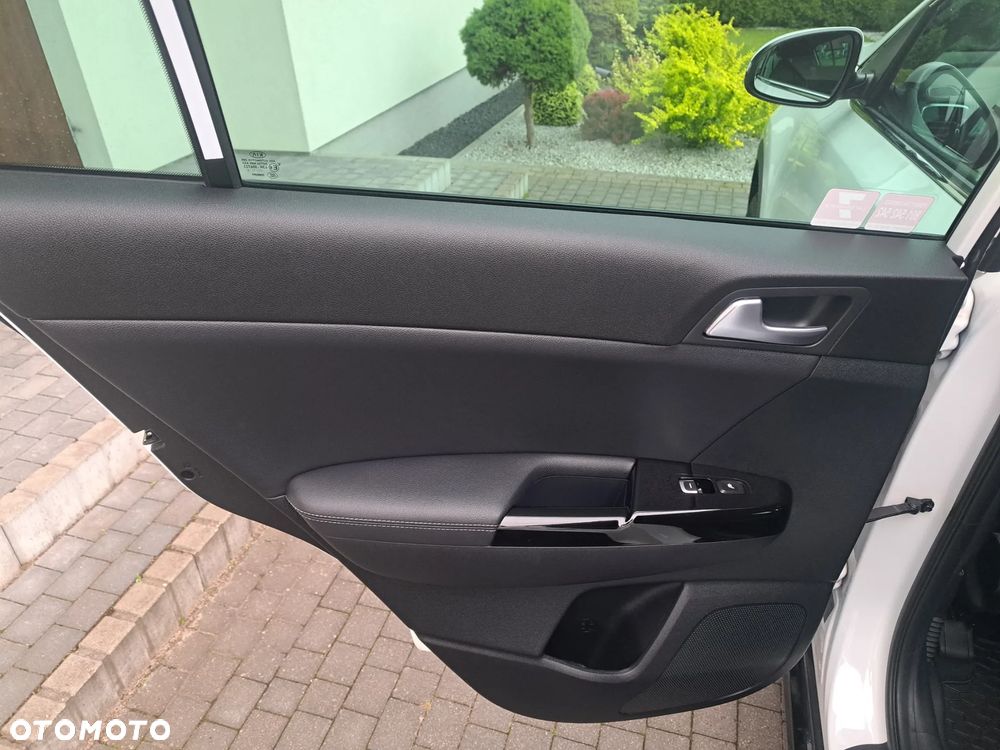 Kia Sportage 1.6 GDI Black Edition 2WD - 29
