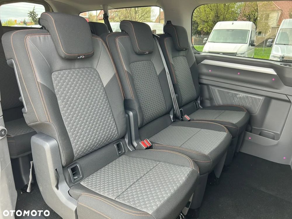 Volkswagen Caravelle - 18