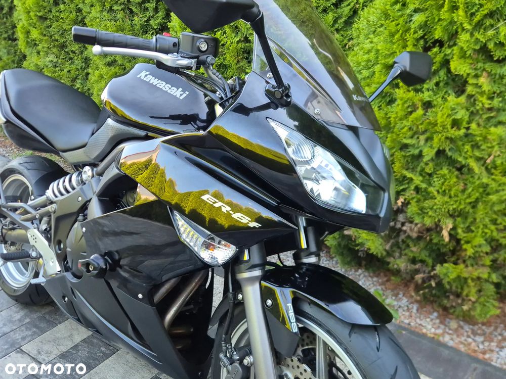 Kawasaki ER - 10