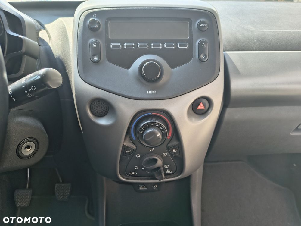 Toyota Aygo x-play - 14