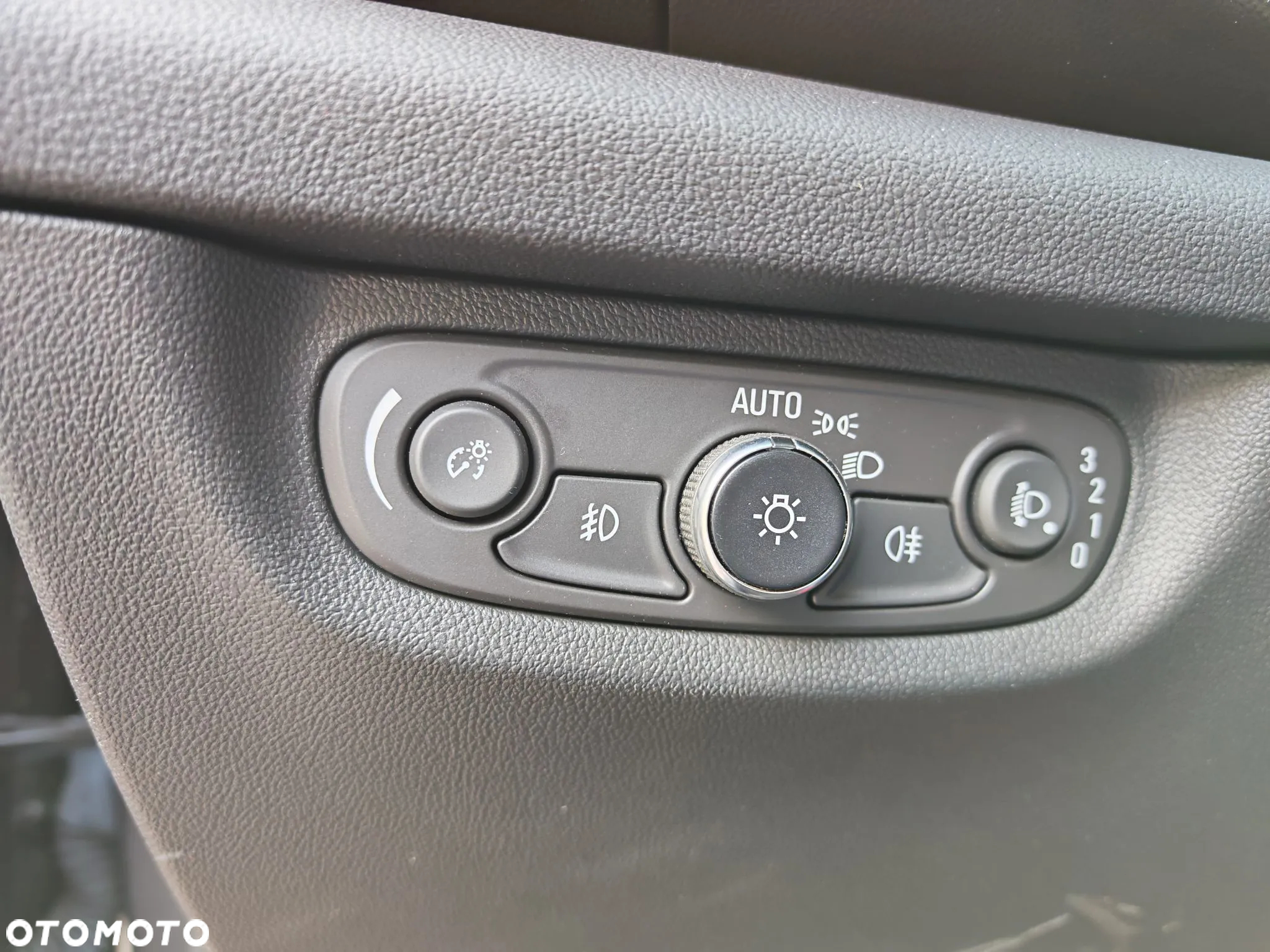 Opel Insignia 2.0 CDTI Elegance S&S - 10