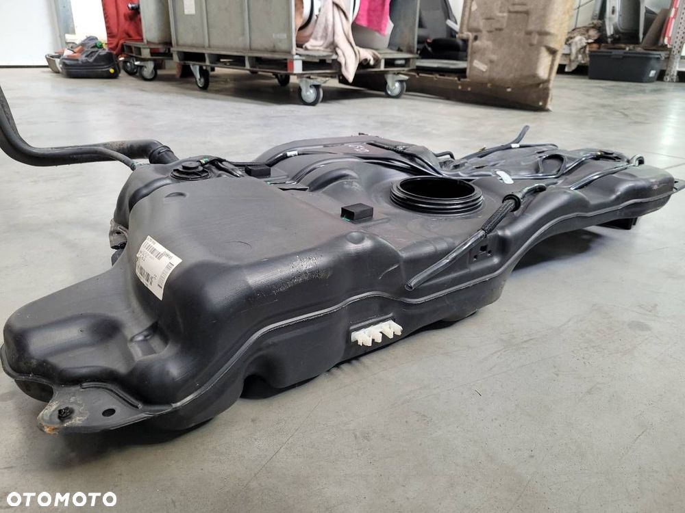 ZBIORNIK PALIWA BAK 1.6 BENZYNA PEUGEOT 5008 II 9829060580 9827785780 - 3