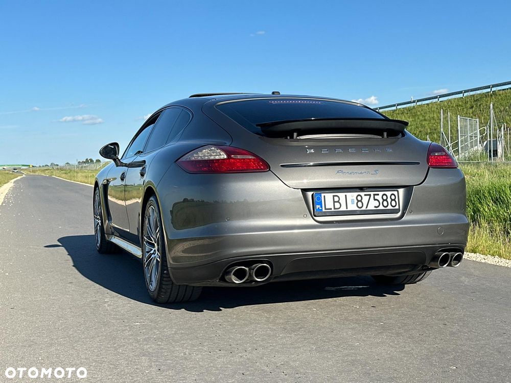 Porsche Panamera - 7