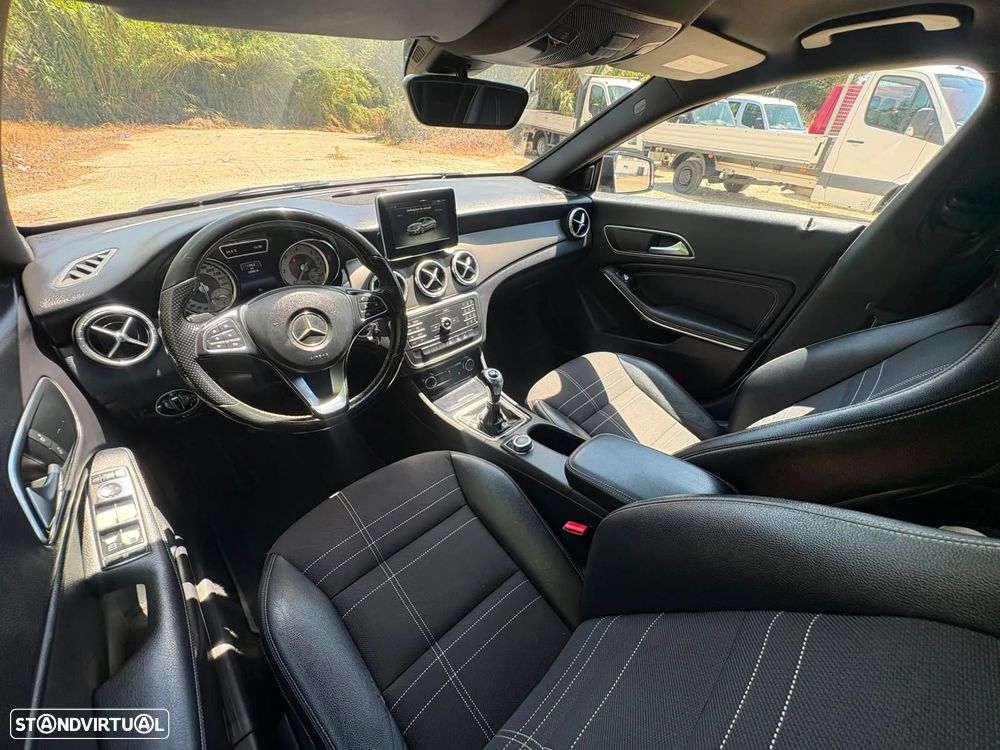 Mercedes-Benz CLA 200 - 16