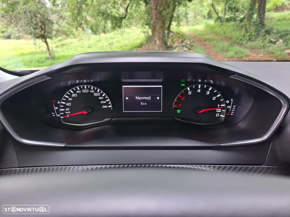 Peugeot 2008 1.5 BlueHDi Allure - 19