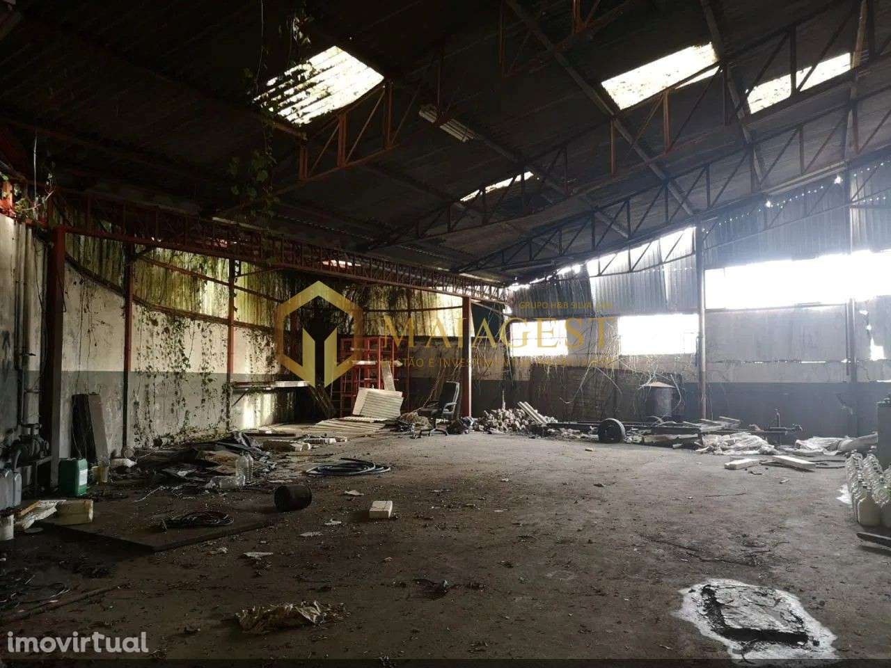 Armazém com 1100 m² para reabilitar em excelente localização - Grande imagem: 5/12