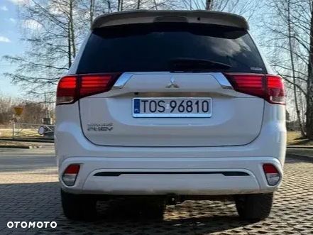 Mitsubishi Outlander 2.4 4WD - 7