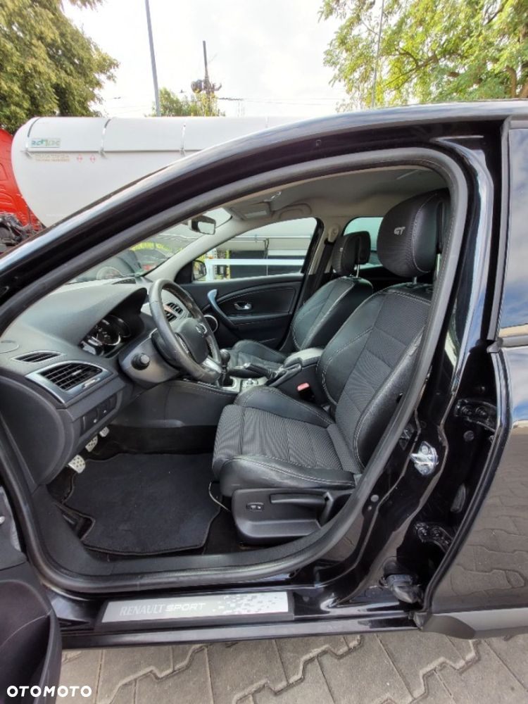 Renault Megane TCe 180 GT - 13