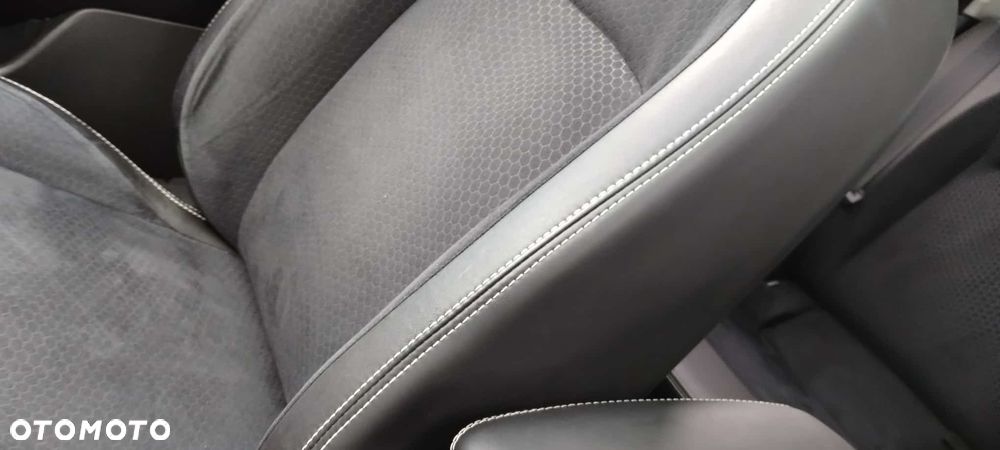 Ford Kuga 2.0 TDCi 2x4 Trend - 35