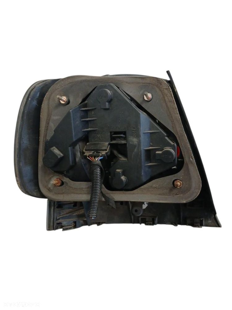 LAMPA PRAWA TYLNA TYŁ AUDI A4 B5 SEDAN LAMPA PRAWA TYLNA TYŁ A4 B5 SEDAN - 2