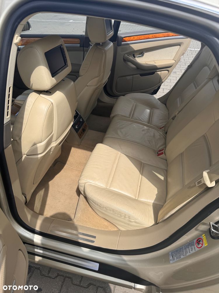 Audi A8 6.0 Quattro - 10