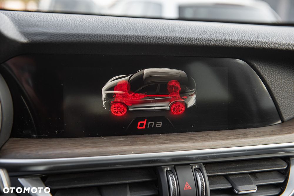 Alfa Romeo Stelvio 2.0 Turbo 16V AT8-Q4 Executive - 30