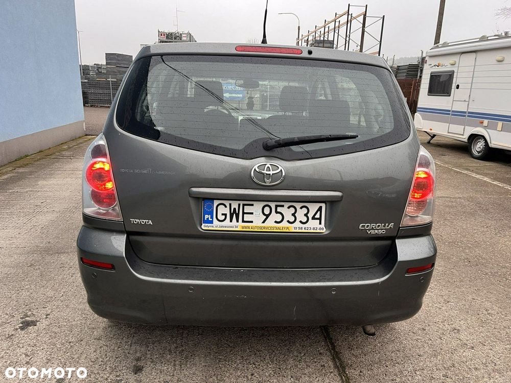 Toyota Corolla Verso - 16