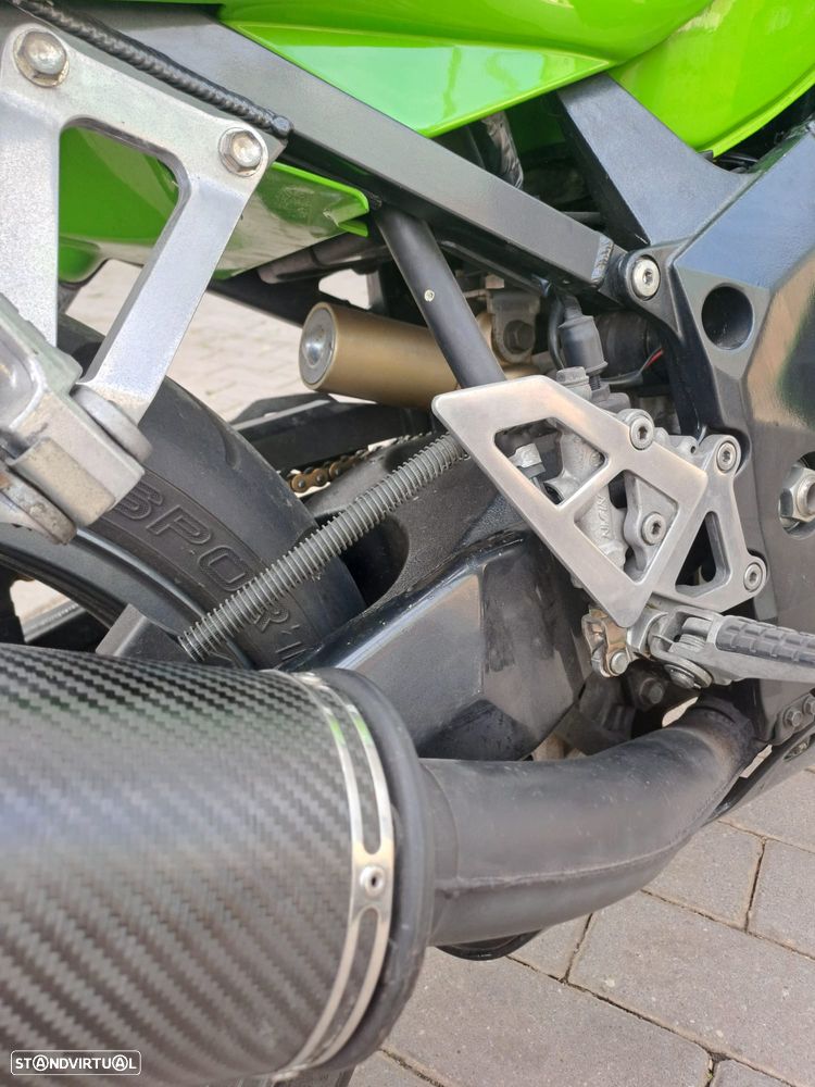 Kawasaki ZXR Ninja ZX7R - 18