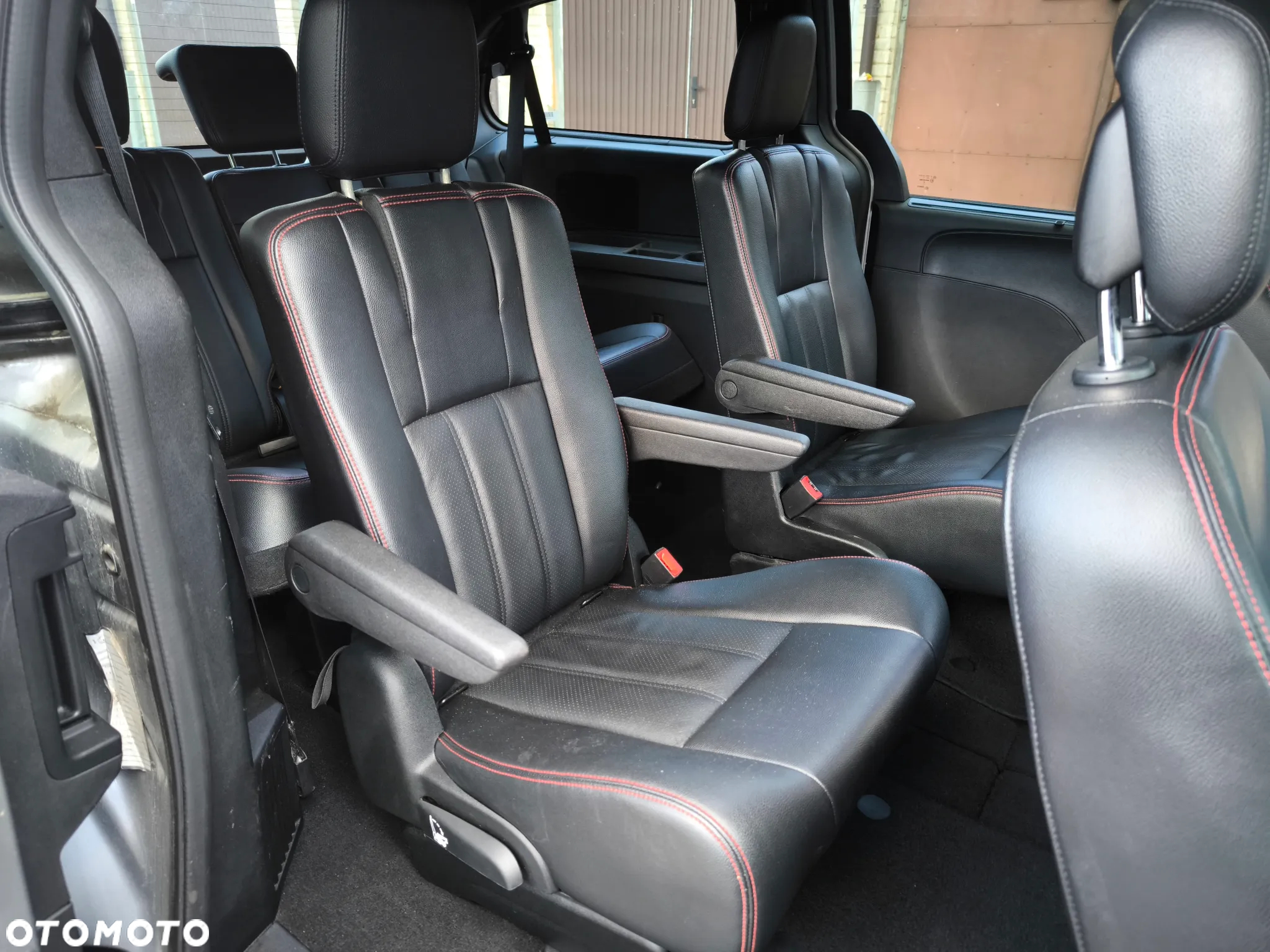 Dodge Grand Caravan - 16
