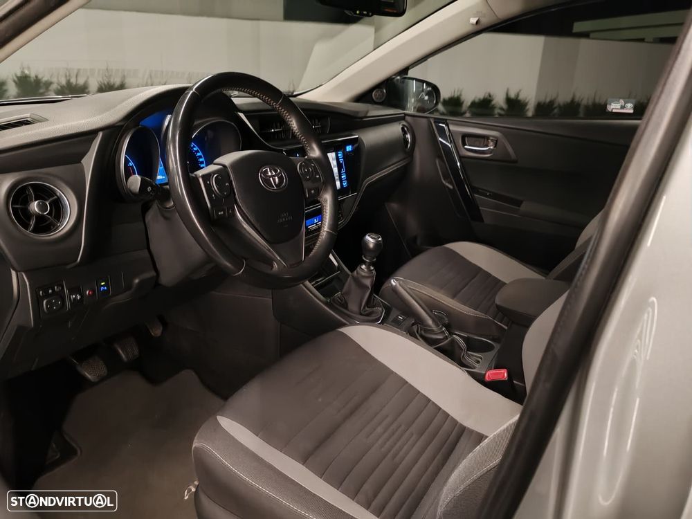Toyota Auris Touring Sports 1.4 D-4D C.+P.Sport+Navi - 14