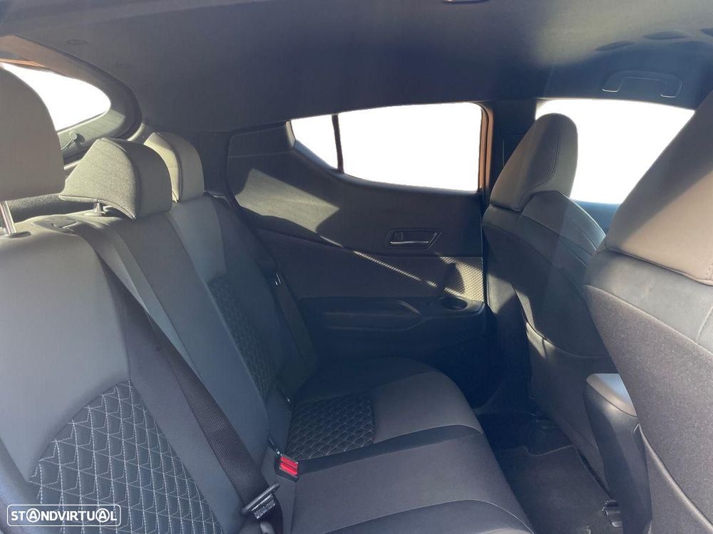 Toyota C-HR - 8