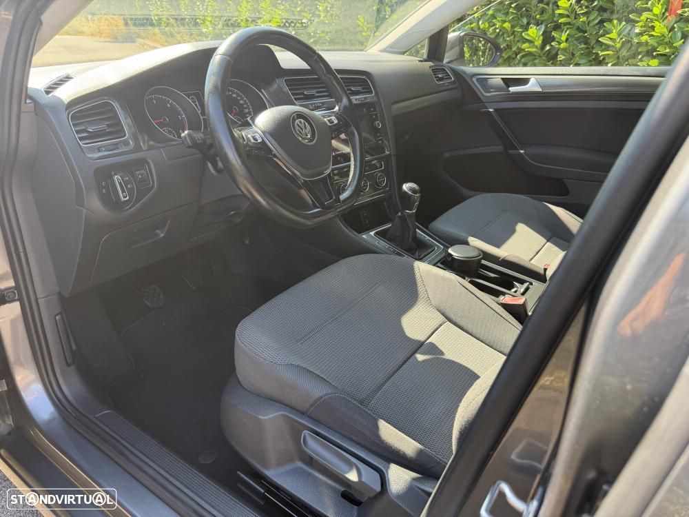 VW Golf 1.6 TDI Confortline - 10