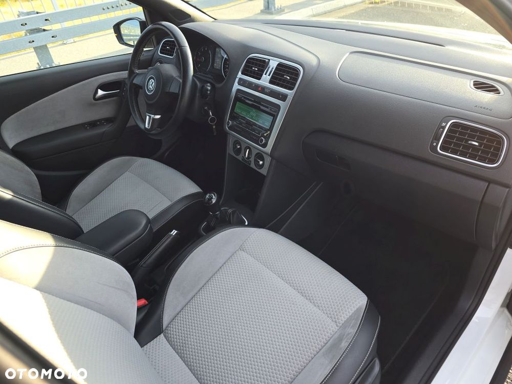 Volkswagen Polo 1.2 TSI Cross Urban White - 28