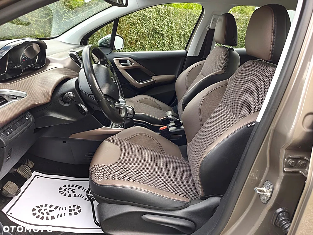 Peugeot 2008 1.2 Pure Tech Style - 9