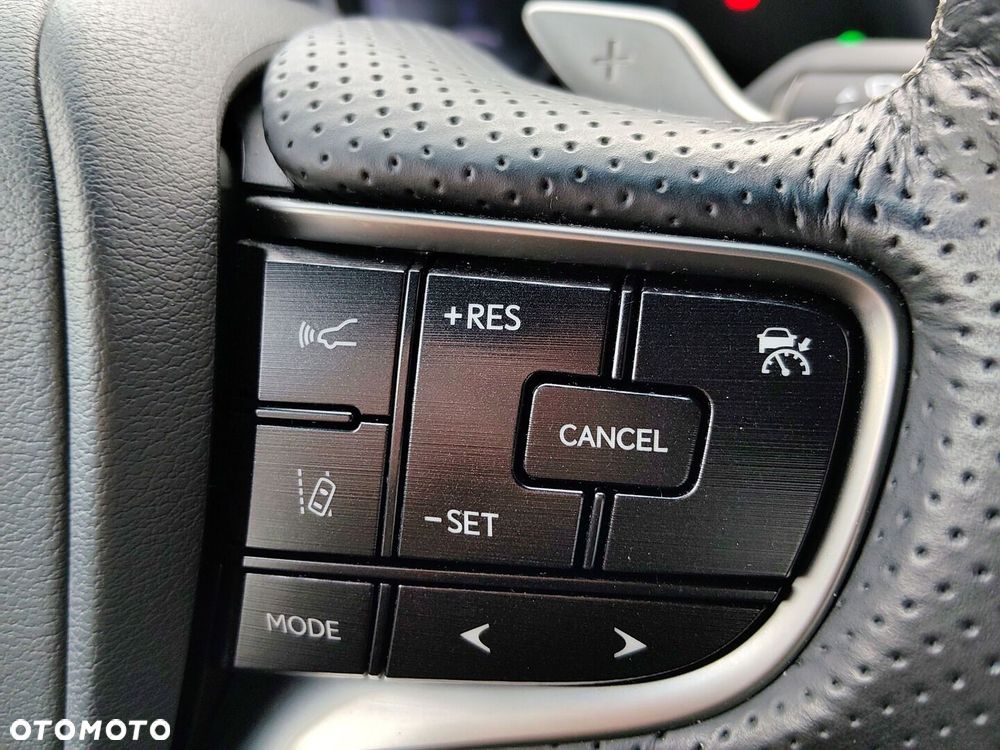 Lexus ES 300h F Sport - 21