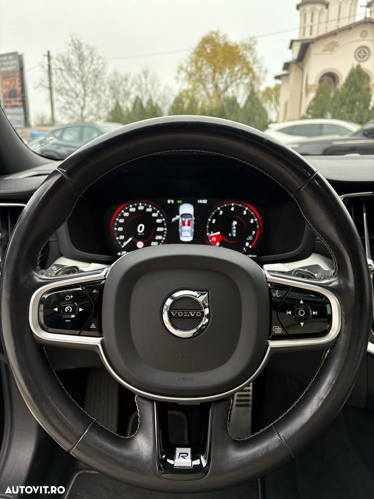 Volvo S60 T5 AWD R-Design - 19