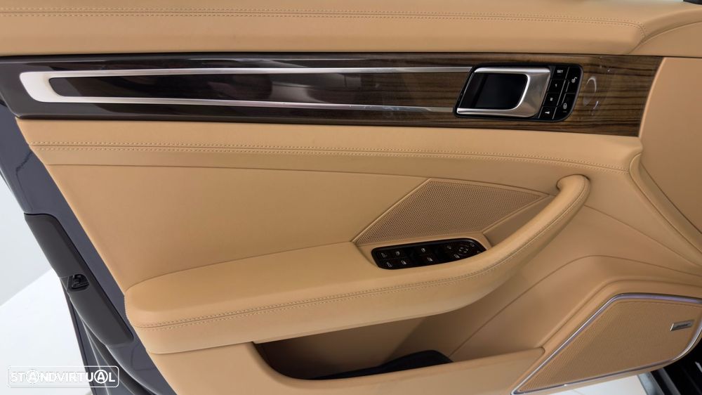 Porsche Panamera Turbo - 21