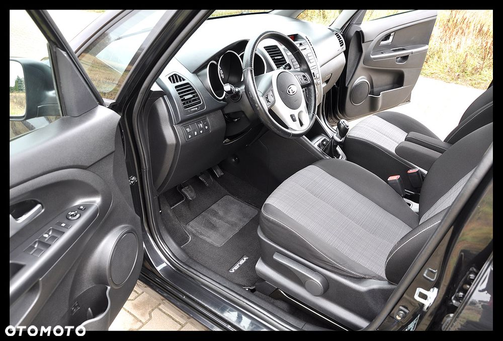 Kia Venga 1.4 CVVT Business Line - 26